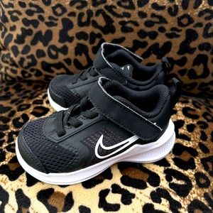 Nike Downshifters Toddler Size 5C